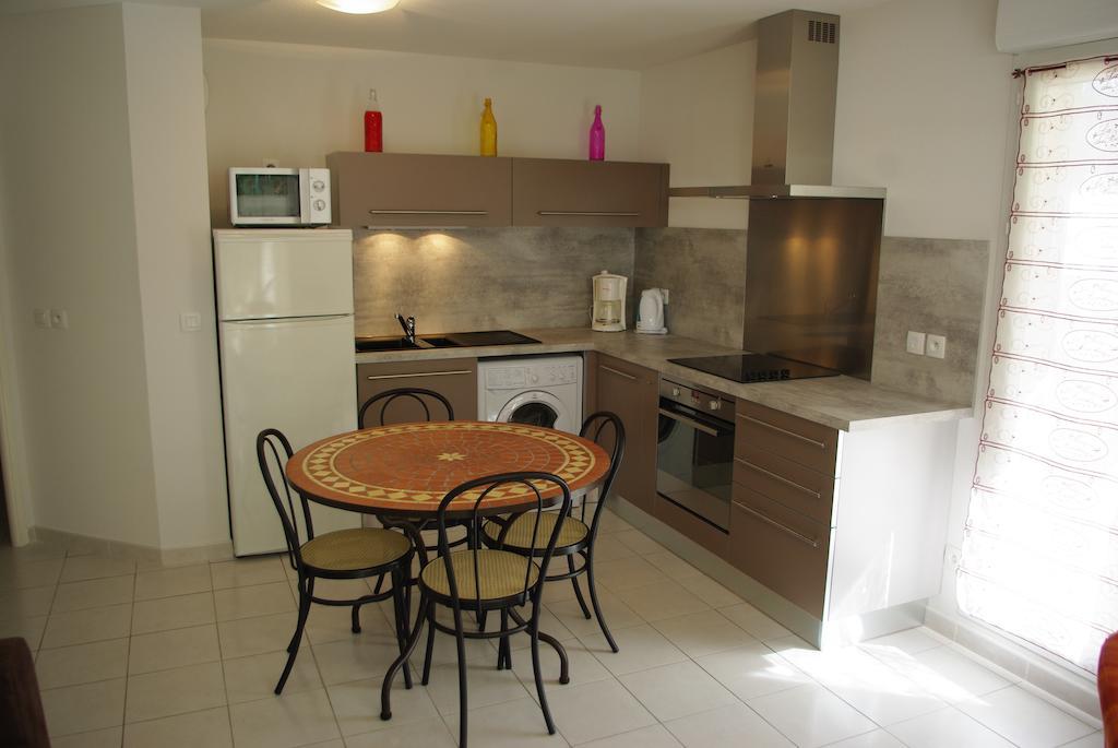 Amandrey-De-Provence Apartment Saint-Remy-de-Provence Room photo